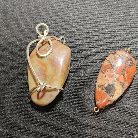 1 Wire Wrapped River Pebble Pendant 1 wire thru Pendant - Picture 3 of 3